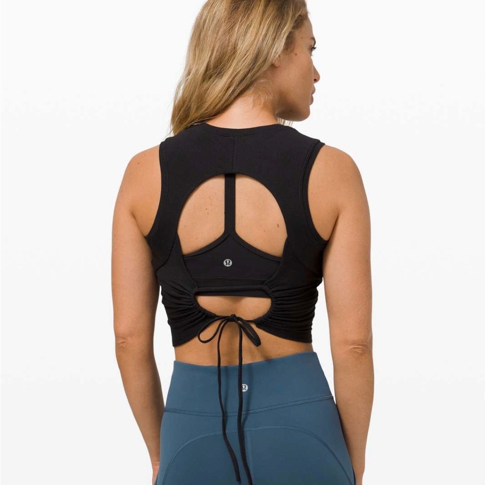 Lululemon crop top w/ tie back size 10